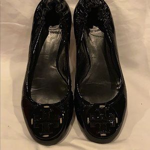 Tory Burch black patent Reva ballet flat 7.5